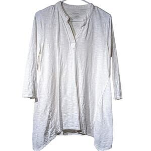 Chico's Sharkbite Hem White V-Neck 'The Ultimate Tee' Chico's Sz 1 (US M)